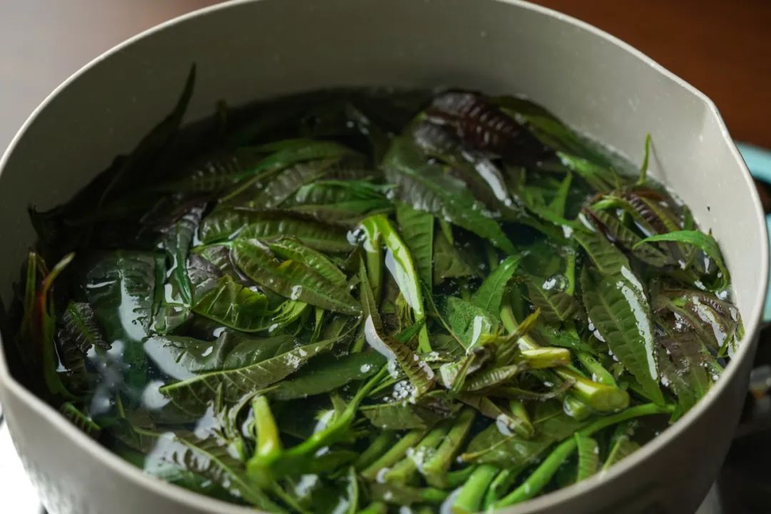 Mixing sauce ingredients