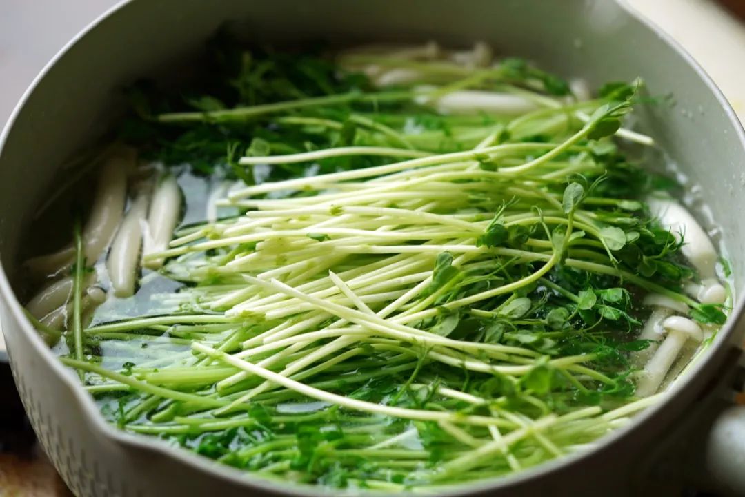 Versatile ingredient options for salad