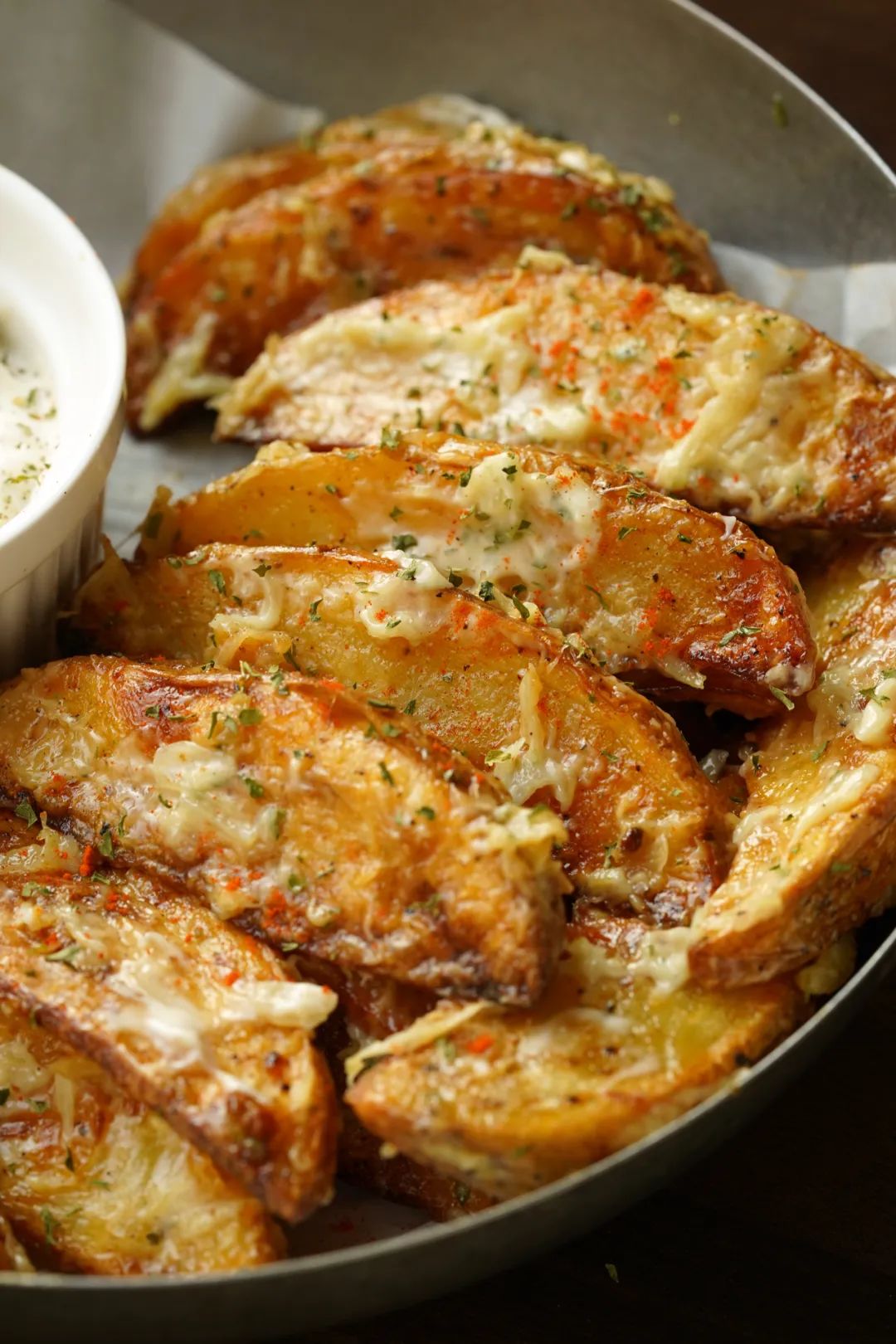Mixing roasted garlic with mayonnaise