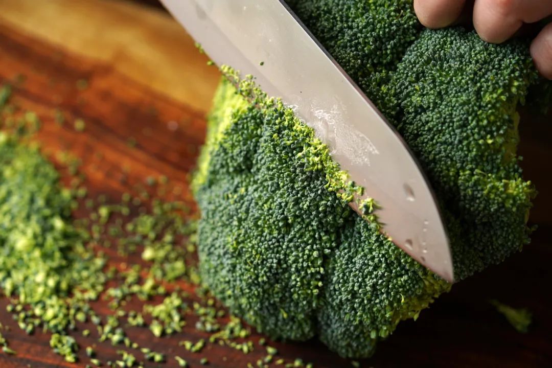 Blanching broccoli